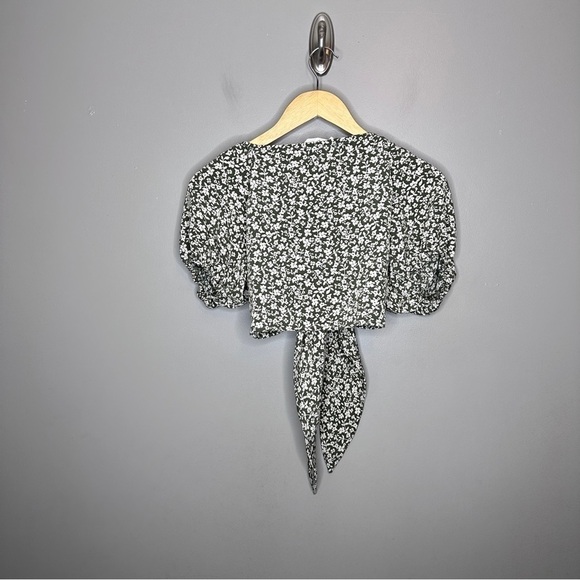 Audrey 3 + 1 floral tie front crop top - Picture 4 of 4